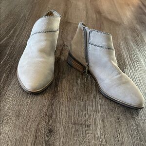 Stylish Light Tan Ankle Boots